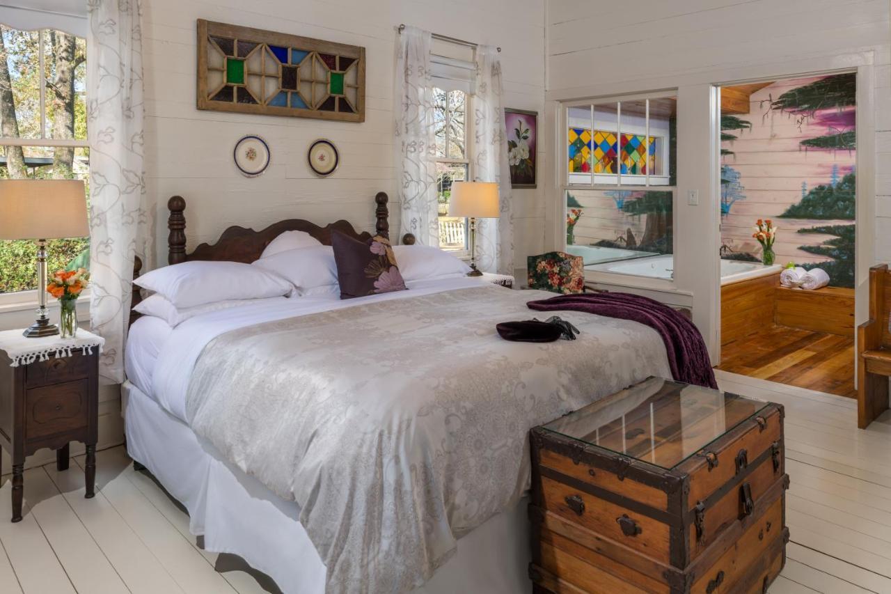 Maison D'Memoire Bed & Breakfast Cottages Rayne ภายนอก รูปภาพ
