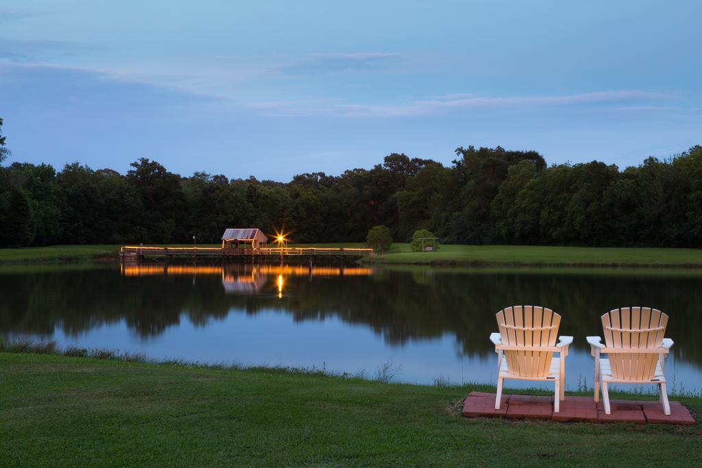 Maison D'Memoire Bed & Breakfast Cottages Rayne ภายนอก รูปภาพ